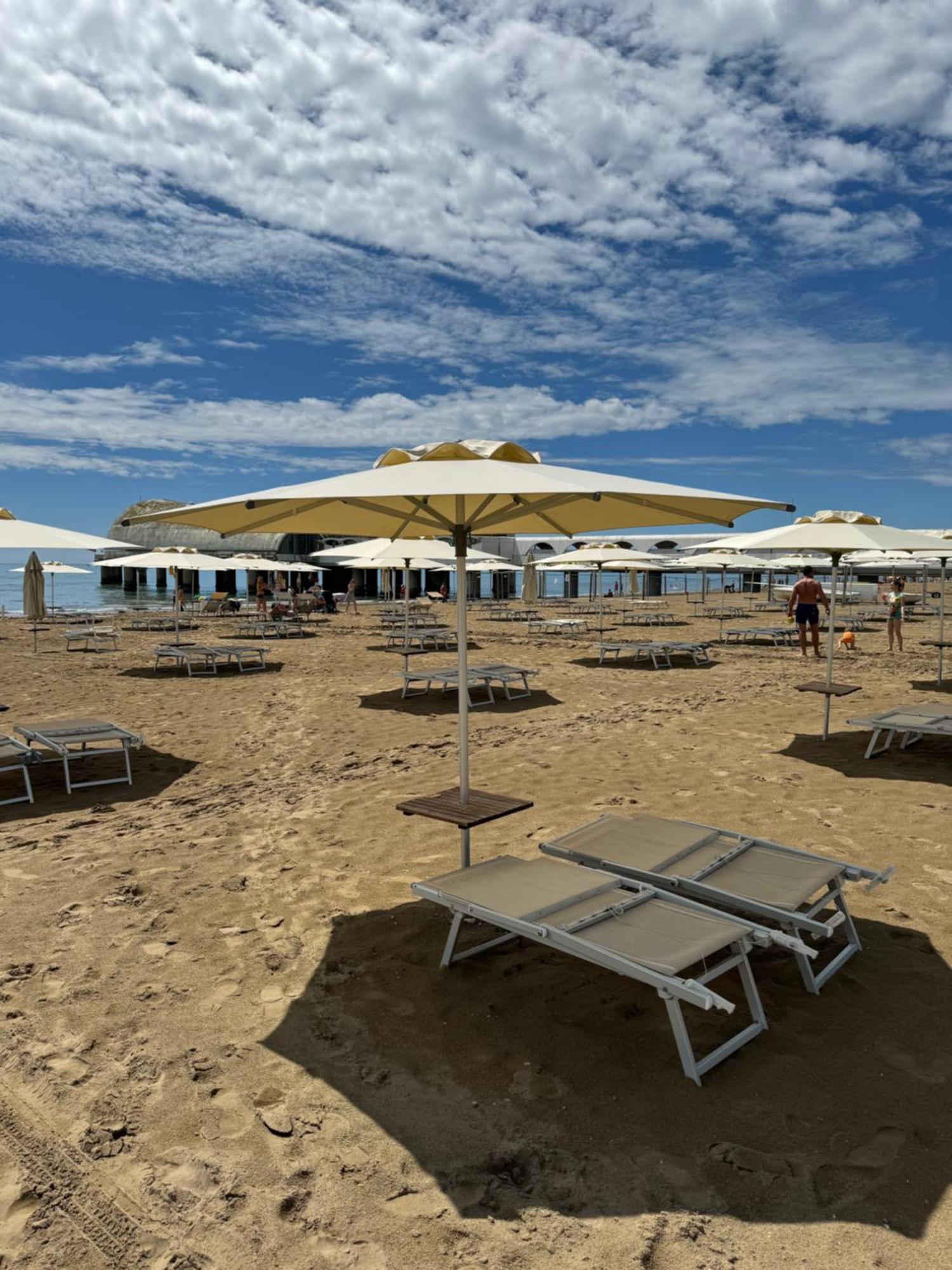 Appart 21 Artistic Beach Apartment Lignano Sabbiadoro Exterior photo